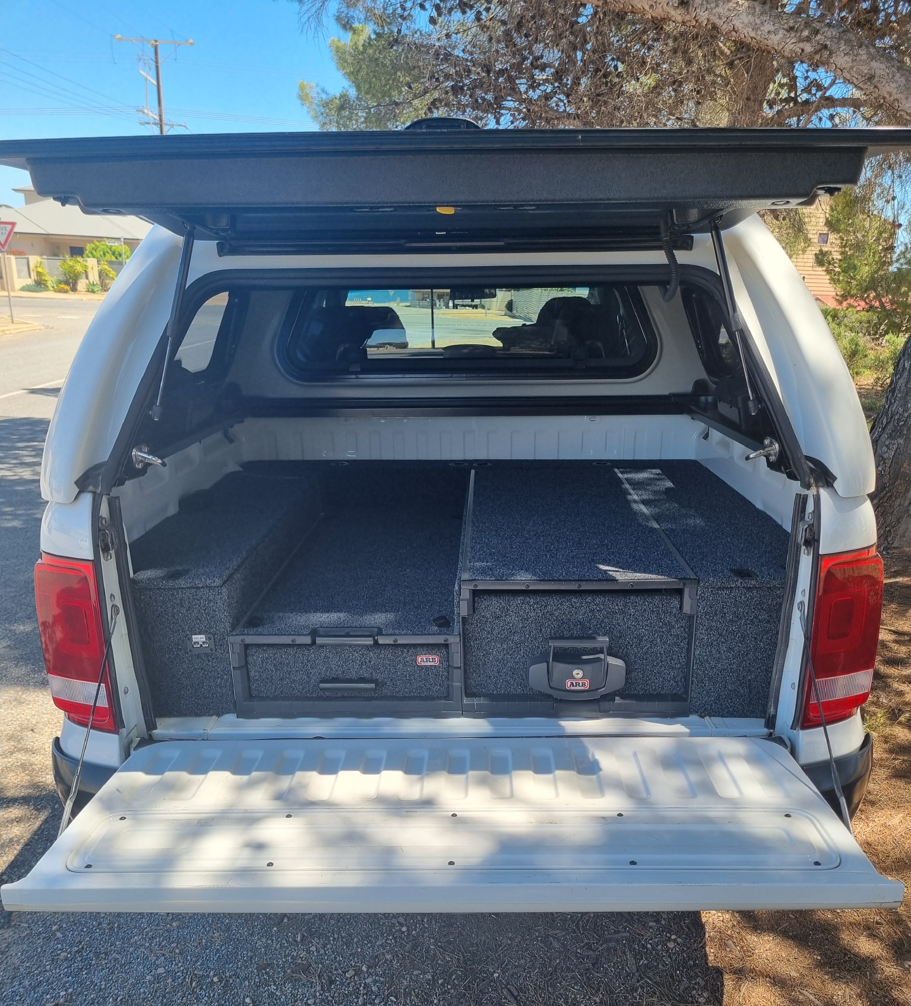 Rear tailgate open